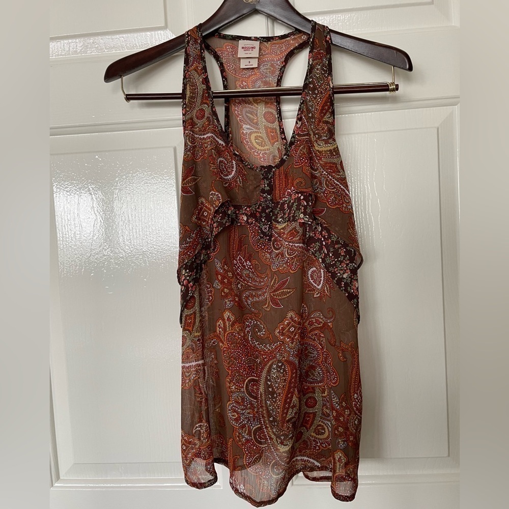 Mossimo. Size SMALL. Sleeveless and lightweight. No rips, tears, fading